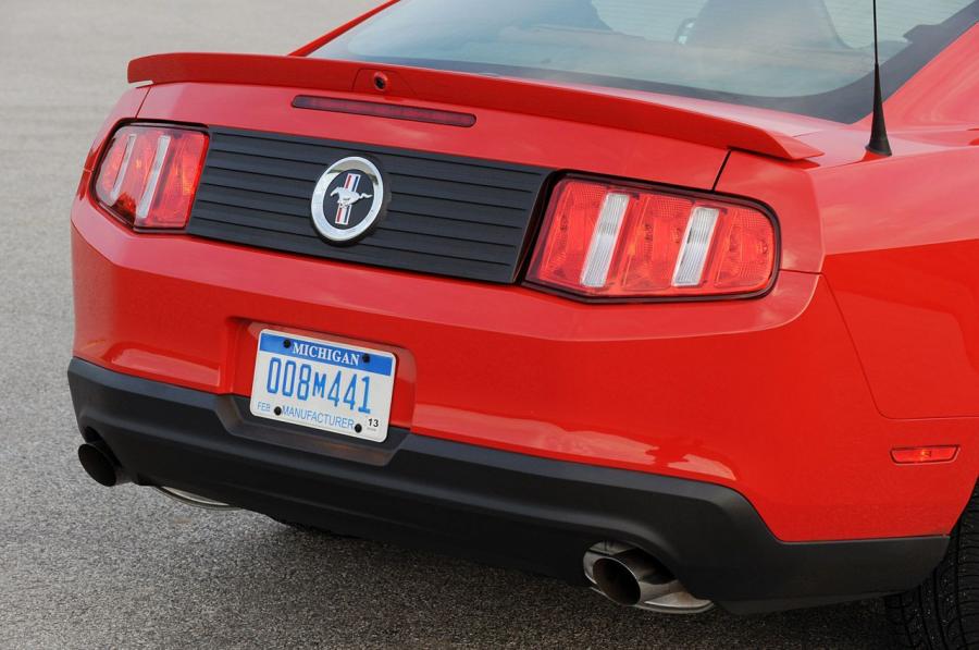  Ford Mustang V6 2011 года  (фото 49 из 93)